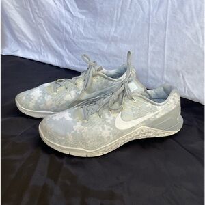 Women’s Nike Metcon Training Shoes Camo/Army